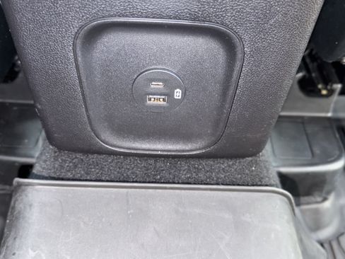 Used 2022 Ford Escape SE w/ SE Sport Appearance Package AWD/4WD image 21