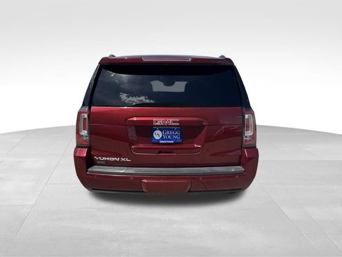 Used 2019 GMC Yukon XL SLT w/ Open Road Package AWD/4WD image 7