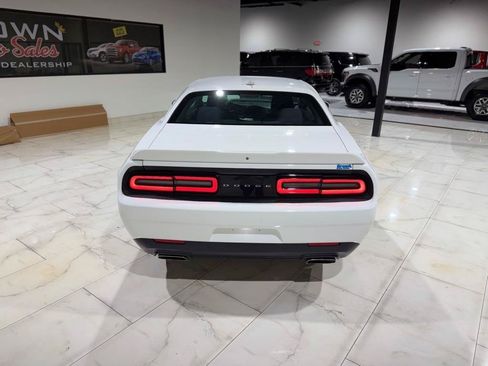 Used 2015 Dodge Challenger R/T w/ Quick Order Package 28B R/T RWD image 9