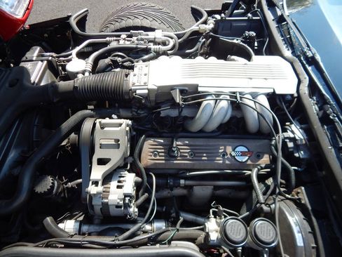 Used 1988 Chevrolet Corvette Convertible RWD image 28