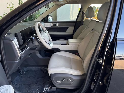 Used 2025 Hyundai Santa Fe SEL FWD image 29
