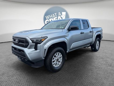 Used 2024 Toyota Tacoma SR image 7