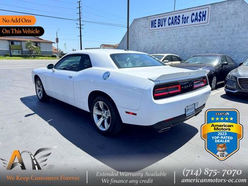 Used 2018 Dodge Challenger SXT RWD image 1