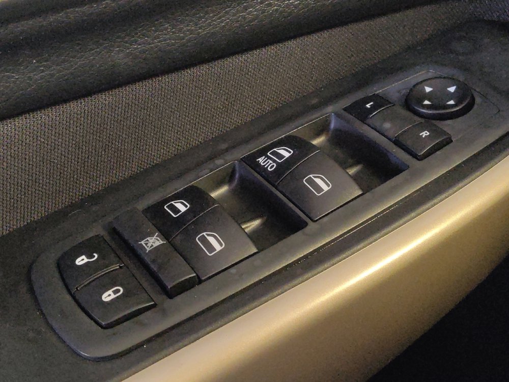 Used 2018 Jeep Cherokee Latitude FWD image 27