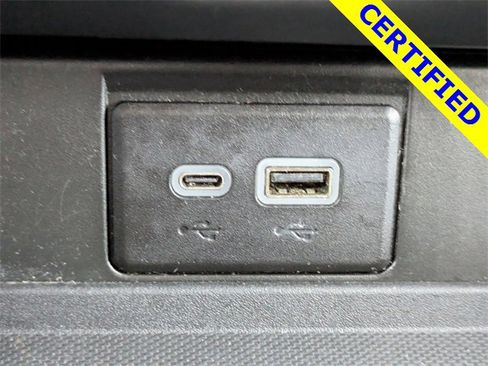 Used 2023 Chevrolet Suburban Premier image 21