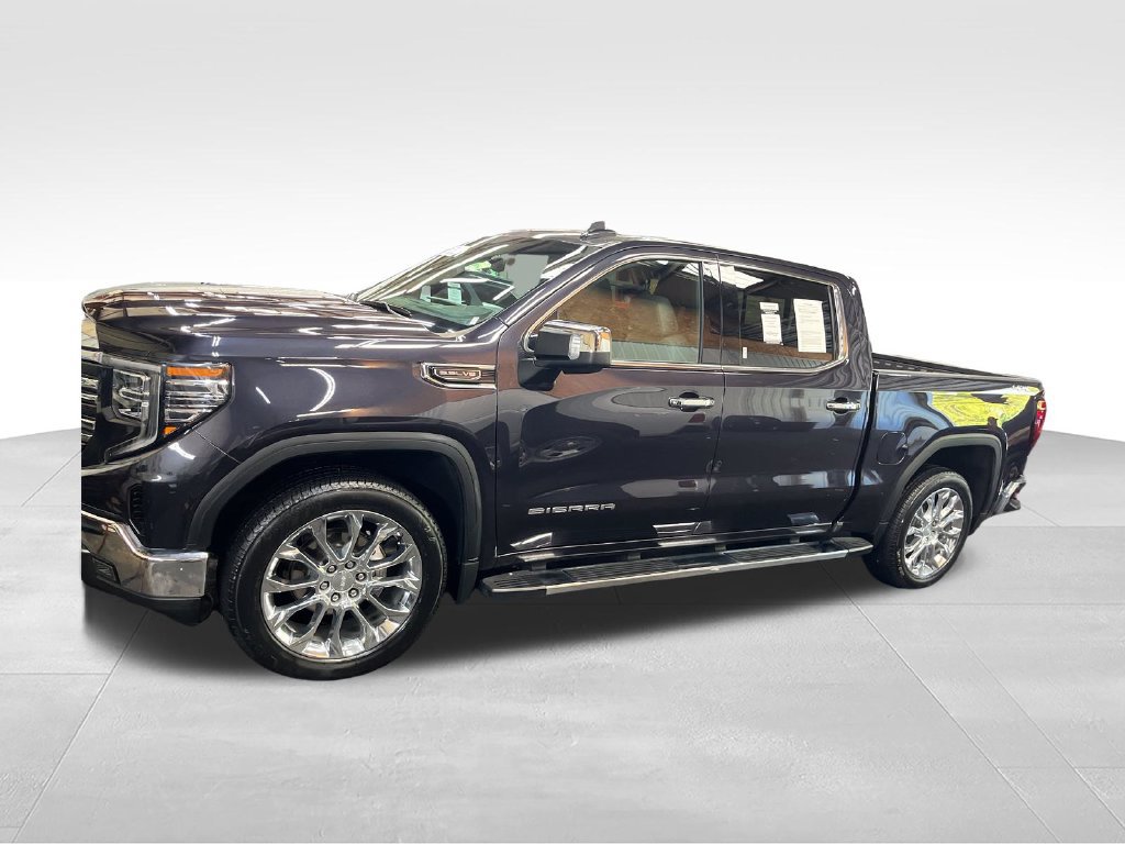 Used 2023 GMC Sierra 1500 SLT w/ SLT Premium Package AWD/4WD image 3