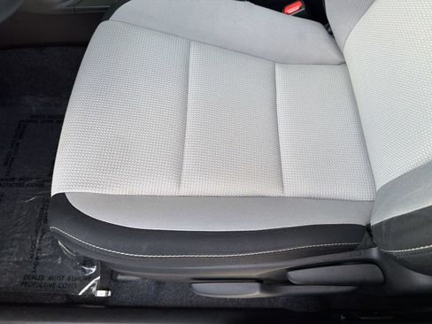 Used 2018 Toyota RAV4 XLE FWD image 14