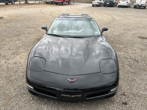 Used 1998 Chevrolet Corvette Convertible w/ Memory Pkg RWD image 2