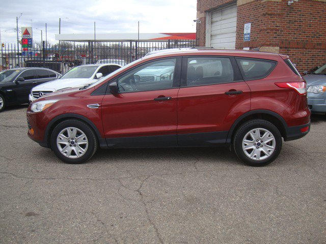 Used 2015 Ford Escape S FWD image 2