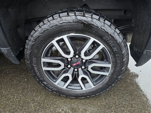 Used 2021 GMC Sierra 1500 AT4 w/ AT4 Preferred Package image 9