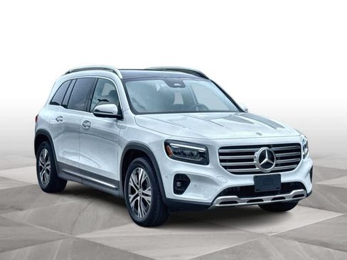 Used 2025 Mercedes-Benz GLB 250 image 2