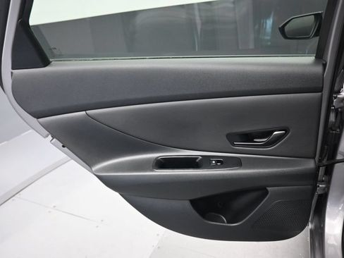 Used 2025 Hyundai Elantra SEL FWD image 33