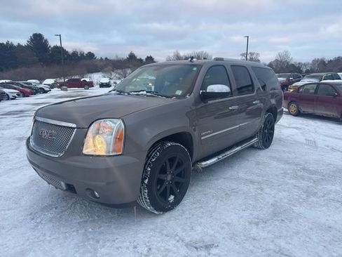 Used 2013 GMC Yukon XL Denali image 6