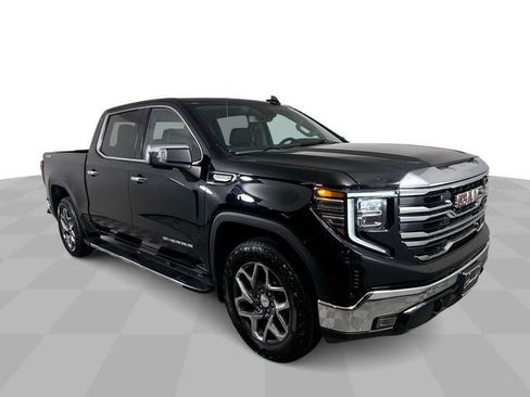 Used 2023 GMC Sierra 1500 SLT AWD/4WD image 2