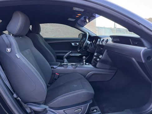 Used 2019 Ford Mustang GT RWD image 8