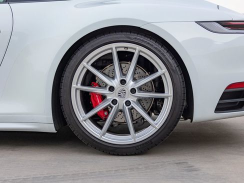 Used 2022 Porsche 911 Carrera S RWD image 31
