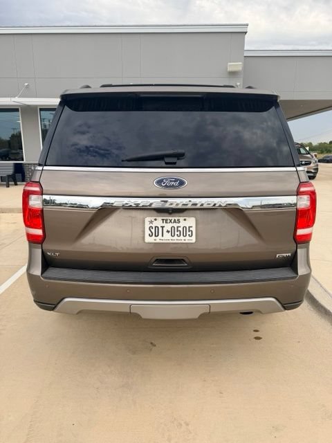 Used 2018 Ford Expedition XLT w/ Equipment Group 202A AWD/4WD image 5