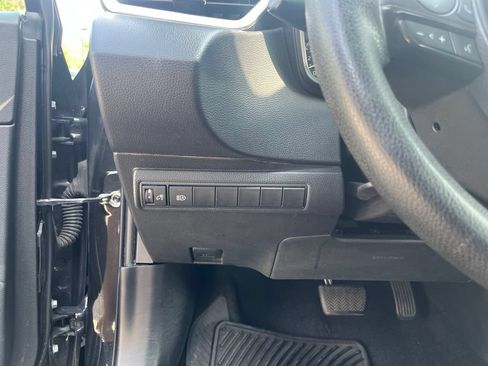 Used 2022 Toyota Corolla LE FWD image 22