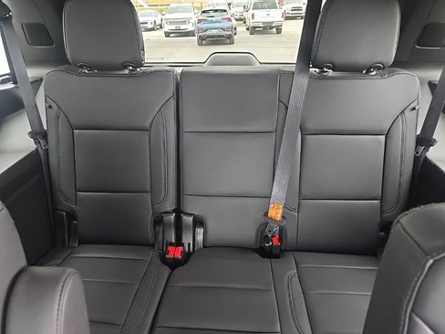 Used 2023 Chevrolet Tahoe LT w/ Luxury Package image 18