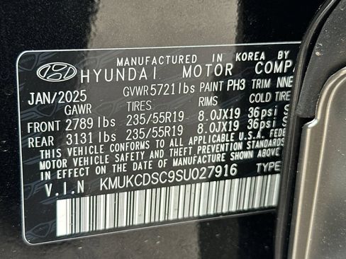 Used 2025 Genesis GV60 Advanced AWD/4WD image 38