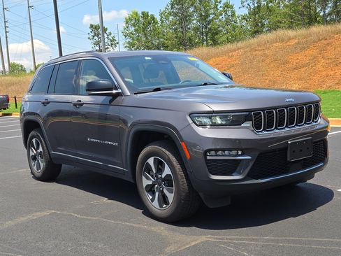 Used 2023 Jeep Grand Cherokee 4WD 4xe image 4