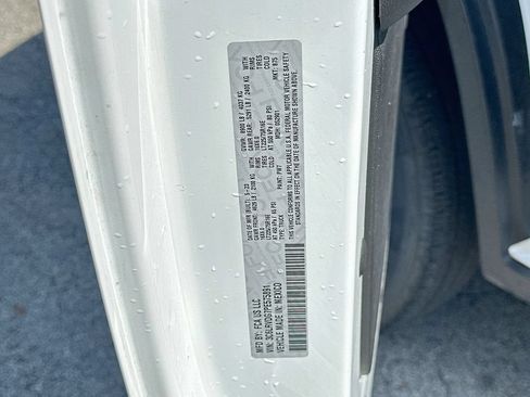 Used 2023 RAM ProMaster 2500 FWD image 26
