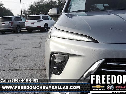 Used 2025 Buick Enclave Preferred image 38