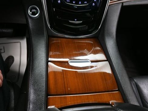 Used 2017 Cadillac Escalade Premium Luxury image 11