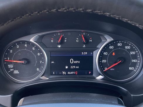 Used 2024 GMC Terrain SLT AWD/4WD image 30