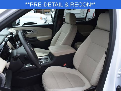 Used 2022 Chevrolet Traverse LS image 10