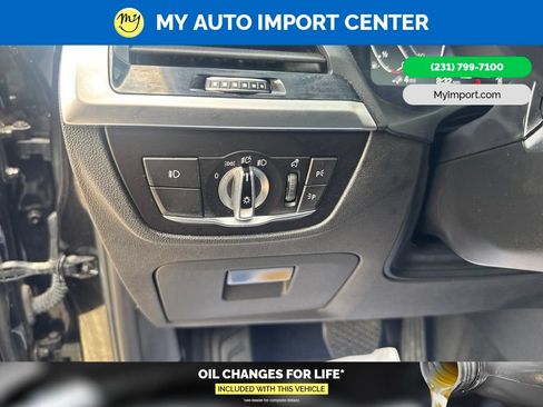 Used 2021 BMW X3 xDrive30e AWD/4WD image 16