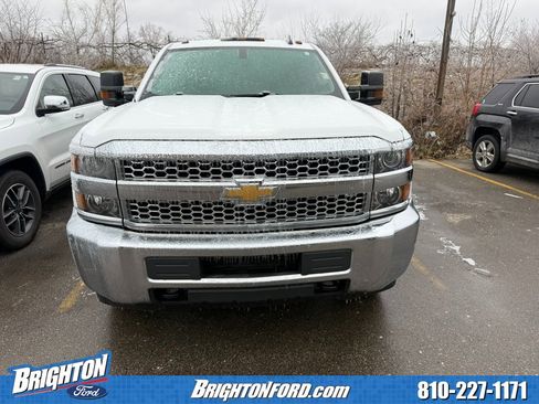 Used 2019 Chevrolet Silverado 2500 W/T w/ WT Convenience Package image 2