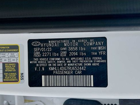 Certified 2024 Hyundai Elantra SE image 30