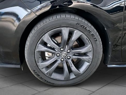 Used 2023 Toyota Sienna XSE image 11