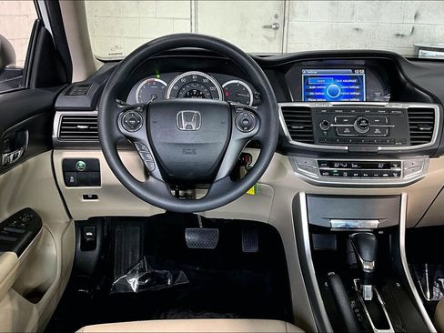 Used 2014 Honda Accord LX image 17