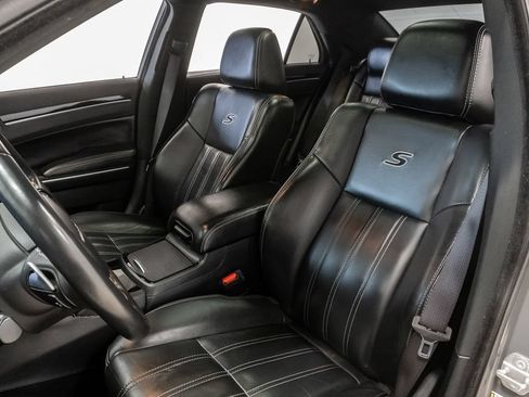 Used 2018 Chrysler 300 S w/ 300S Premium Group AWD/4WD image 11