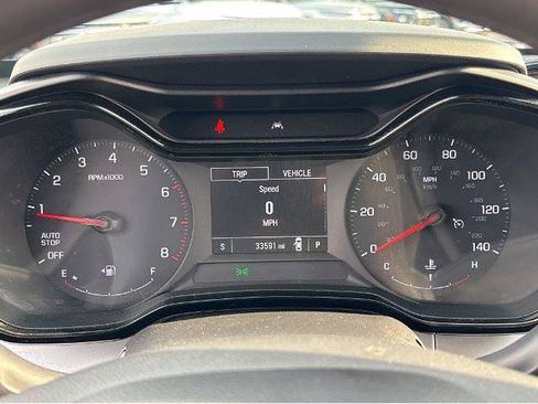 Used 2024 Chevrolet Trax LS w/ LS Convenience Package FWD image 3