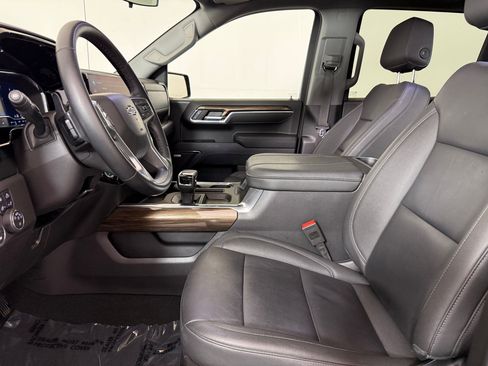 Used 2024 Chevrolet Silverado 1500 LT Trail Boss w/ LT Trail Boss Premium Package image 5