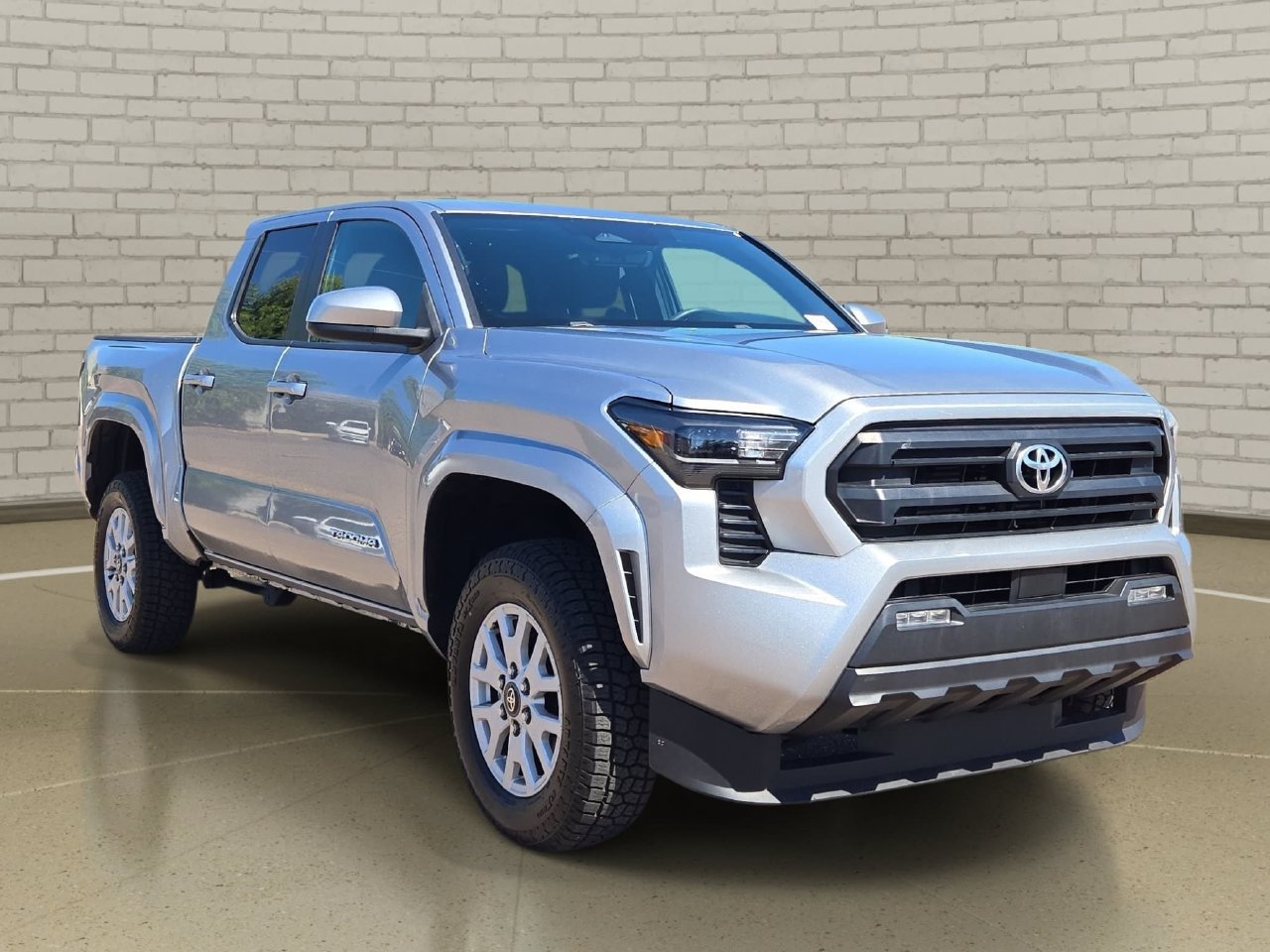 Used 2024 Toyota Tacoma SR5 AWD/4WD image 3