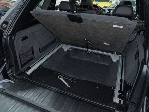 Used 2018 BMW X5 xDrive50i w/ M Sport Package image 31