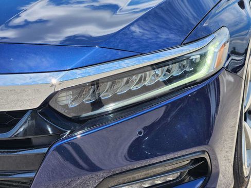 Used 2018 Honda Accord Touring image 7