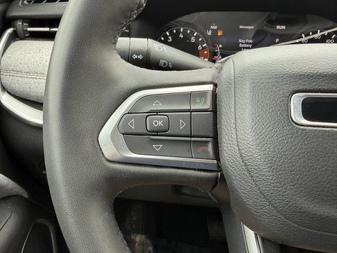 Used 2023 Jeep Compass Latitude AWD/4WD image 25