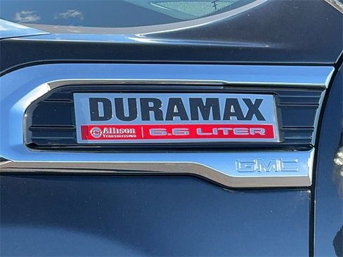 Used 2023 GMC Sierra 2500 Denali w/ Denali Black Diamond Edition image 11