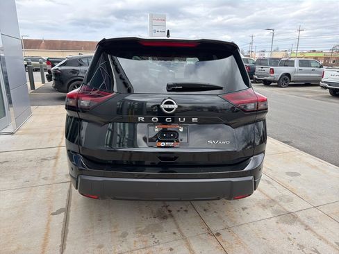Used 2024 Nissan Rogue SV AWD/4WD image 9