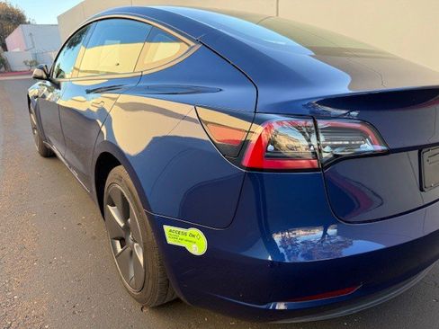Used 2023 Tesla Model 3 Standard Range image 10