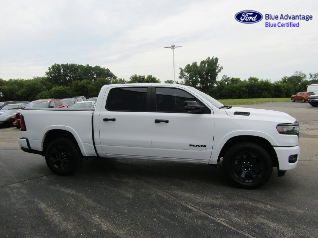 Used 2025 RAM 1500 4x4 Crew Cab image 15