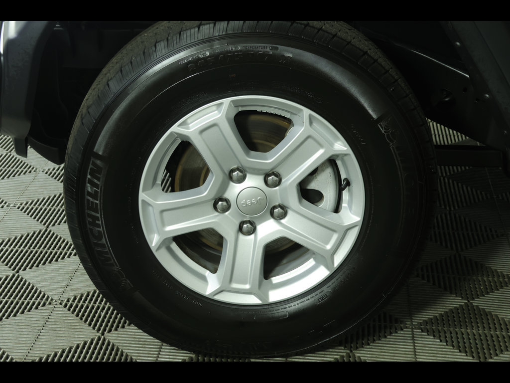 Used 2022 Jeep Wrangler Unlimited Sport AWD/4WD image 19