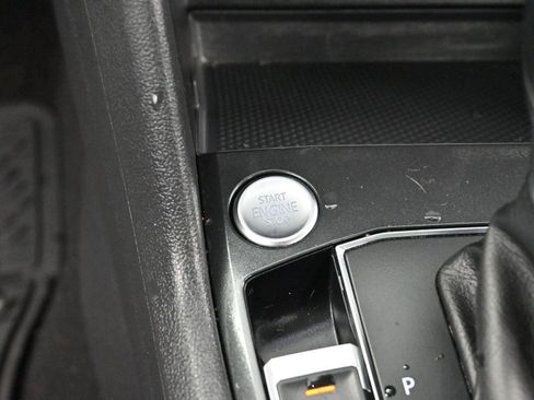 Used 2018 Volkswagen Tiguan SE w/ Panoramic Sunroof Package image 27