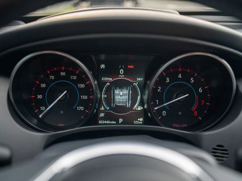 Used 2018 Jaguar XE S image 15