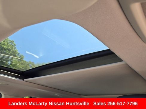 Used 2023 Nissan Rogue SL w/ SL Premium Package FWD image 18